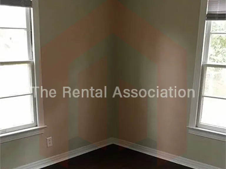 820 Ponder St — Photo 7