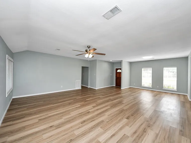 16502 N Mediterranean St — Photo 8
