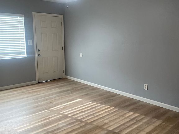 5th image of 7724 University Ave #D