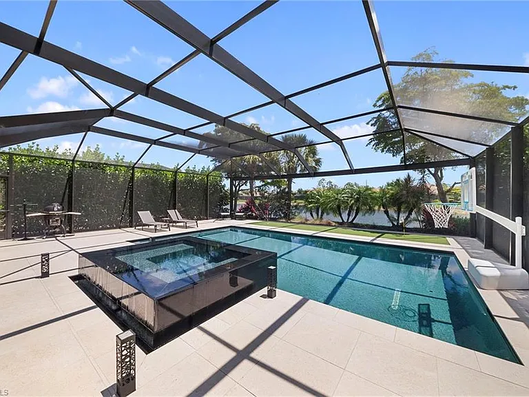 7052 Live Oak Dr — Photo 37