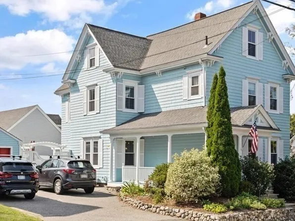 43 E Emerson St, Melrose, MA 02176