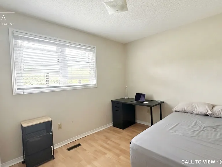 18 Gaslight Cres #1 — Photo 14