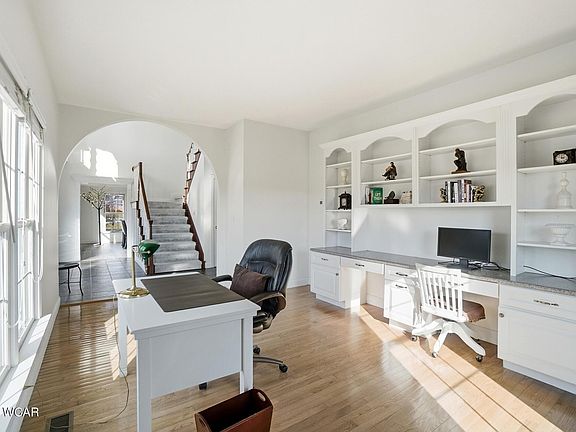5th image of 2905 Oak Hill Ct