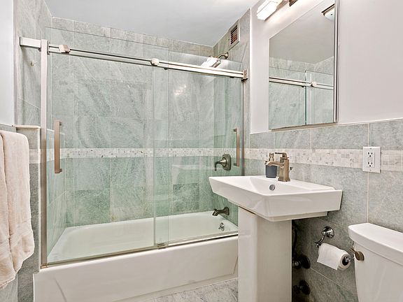 5th image of 226 E 2nd St #C2