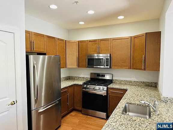 5th image of 3110 Windsor Park Ct