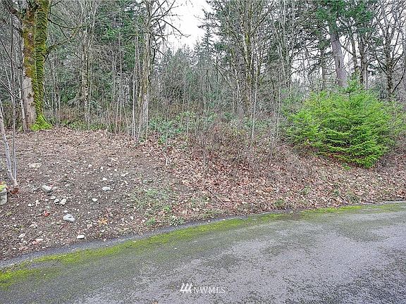 5th image of 12004 6th Ave NE