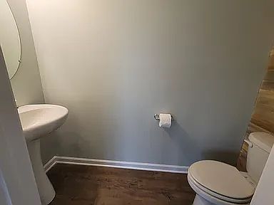 2nd image of 812 Old Towne Loop Dr