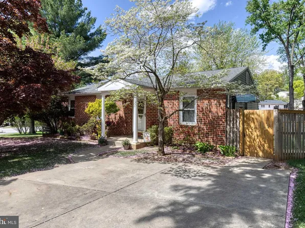 2608 Bradwell Ct, Parkville, MD 21234