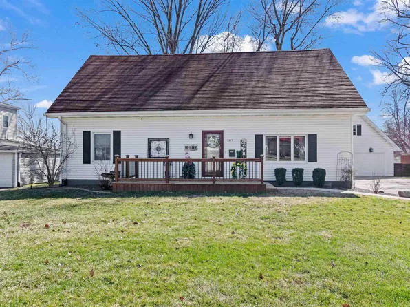 1215 W Chambers St, Jacksonville, IL 62650