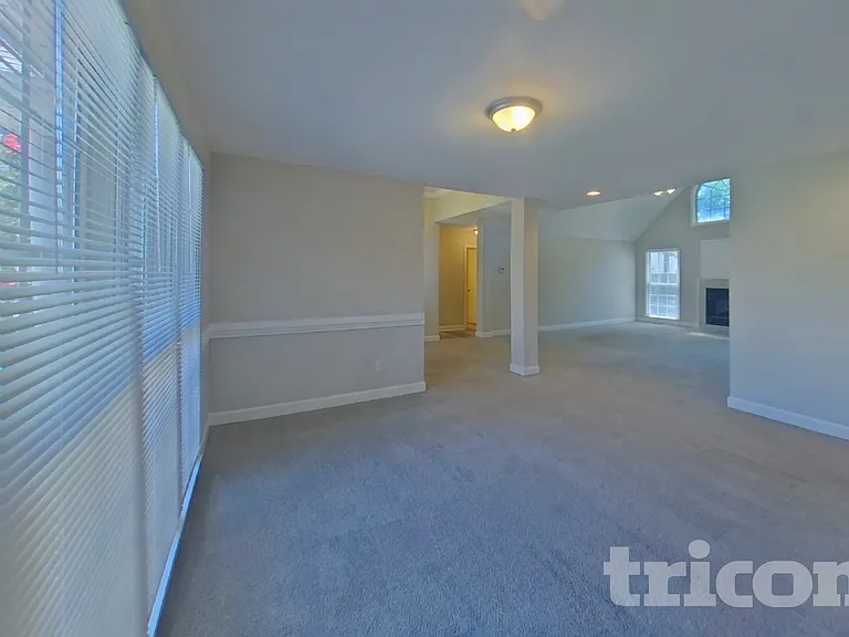 618 Tillman Ct — Photo 4