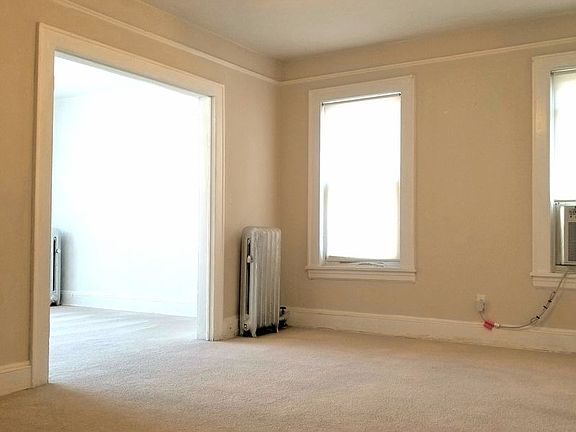 2nd image of 2231 Crescent St #1