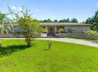 312 Julia St, Bay Saint Louis, MS 39520