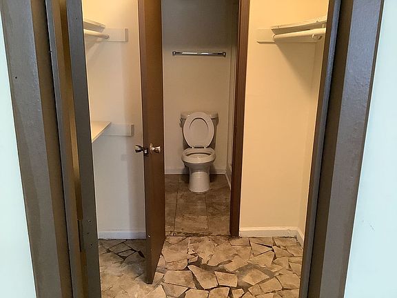 2nd image of 616 Camelot Dr