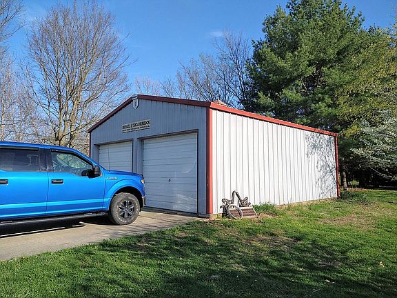 3rd image of 9187 N County Road 1420e