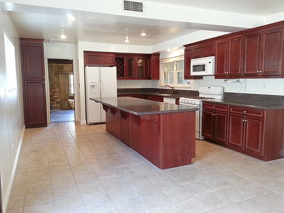 2nd image of 10155 Petit Ave