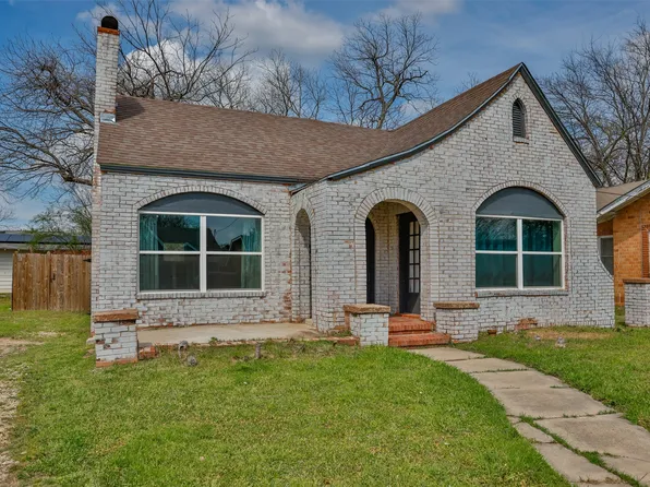 1209 E Garnett St, Gainesville, TX 76240