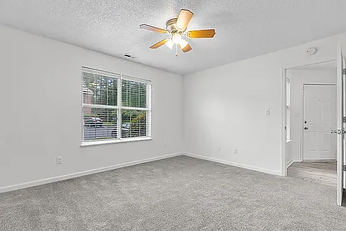 Skyside Landing Apartments — Photo 30