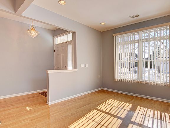 4th image of 22 Wellington Street