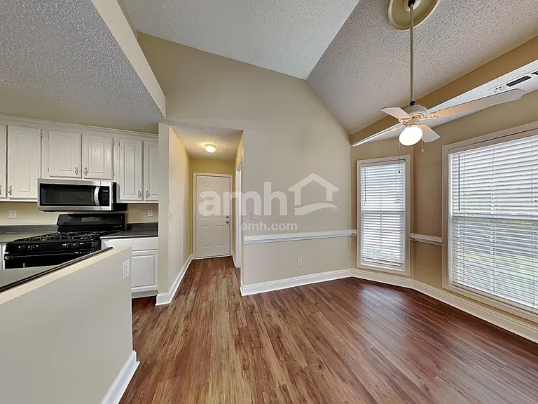 154 Acadian Dr — Photo 4