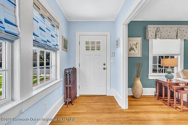 4 bed, 2.5 bath, 2331 sqft, $5,000 — Photo 4