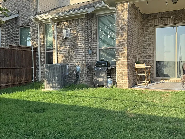 17709 Sage Ln — Photo 33