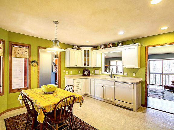 5th image of 1132 Sauganash Dr