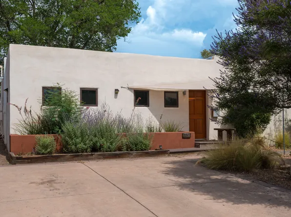 322 Amherst Dr SE, Albuquerque, NM 87106