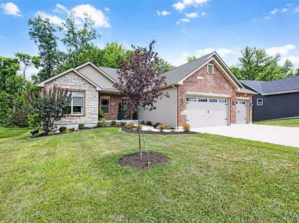 2796 Earth Crest Dr, Washington, MO 63090