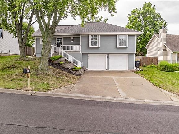 2nd image of 2012 NE Summerfield Ct