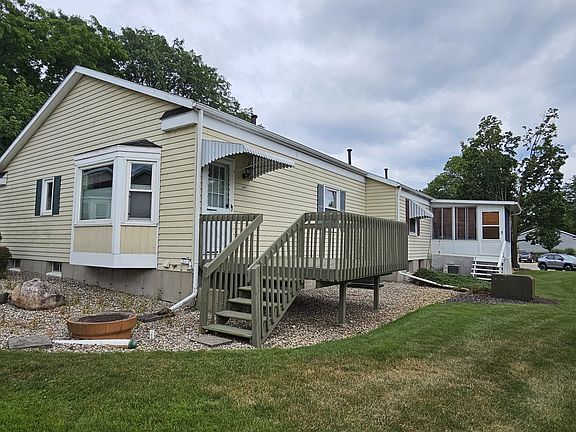 3rd image of 1009 Village Ln #210