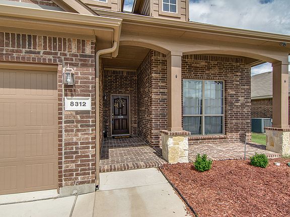 4th image of 8312 Deer Bluff Ln
