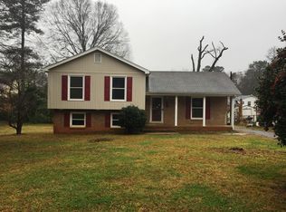 5800 Whitingham Dr, Charlotte, NC 28215