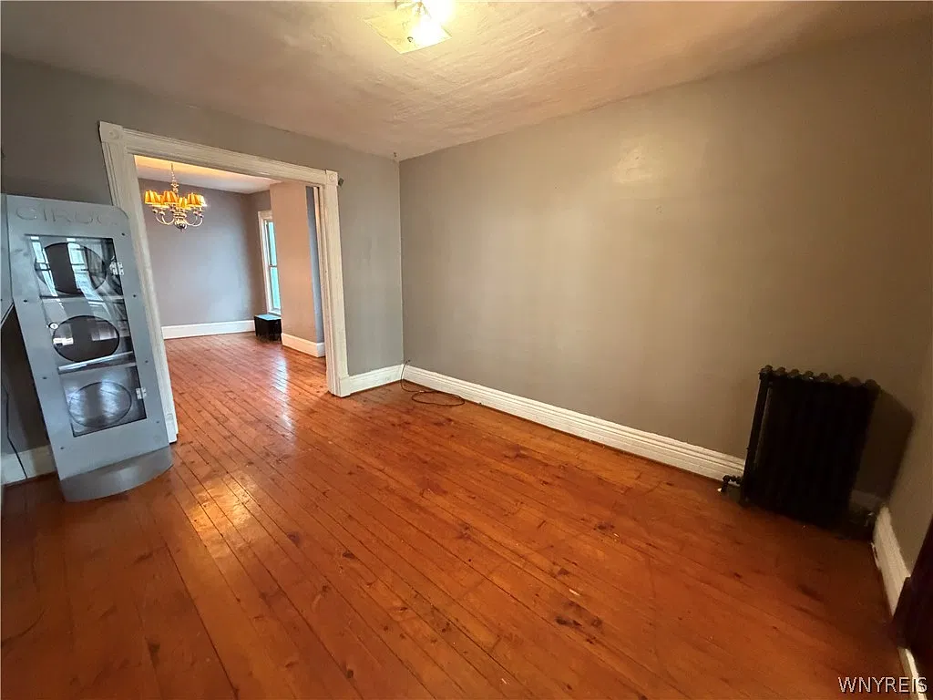 2 bed, 1.0 bath, 1200 sqft, $1,250 — Photo 2