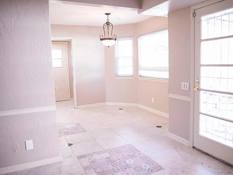 301 Santa Clara St — Photo 9