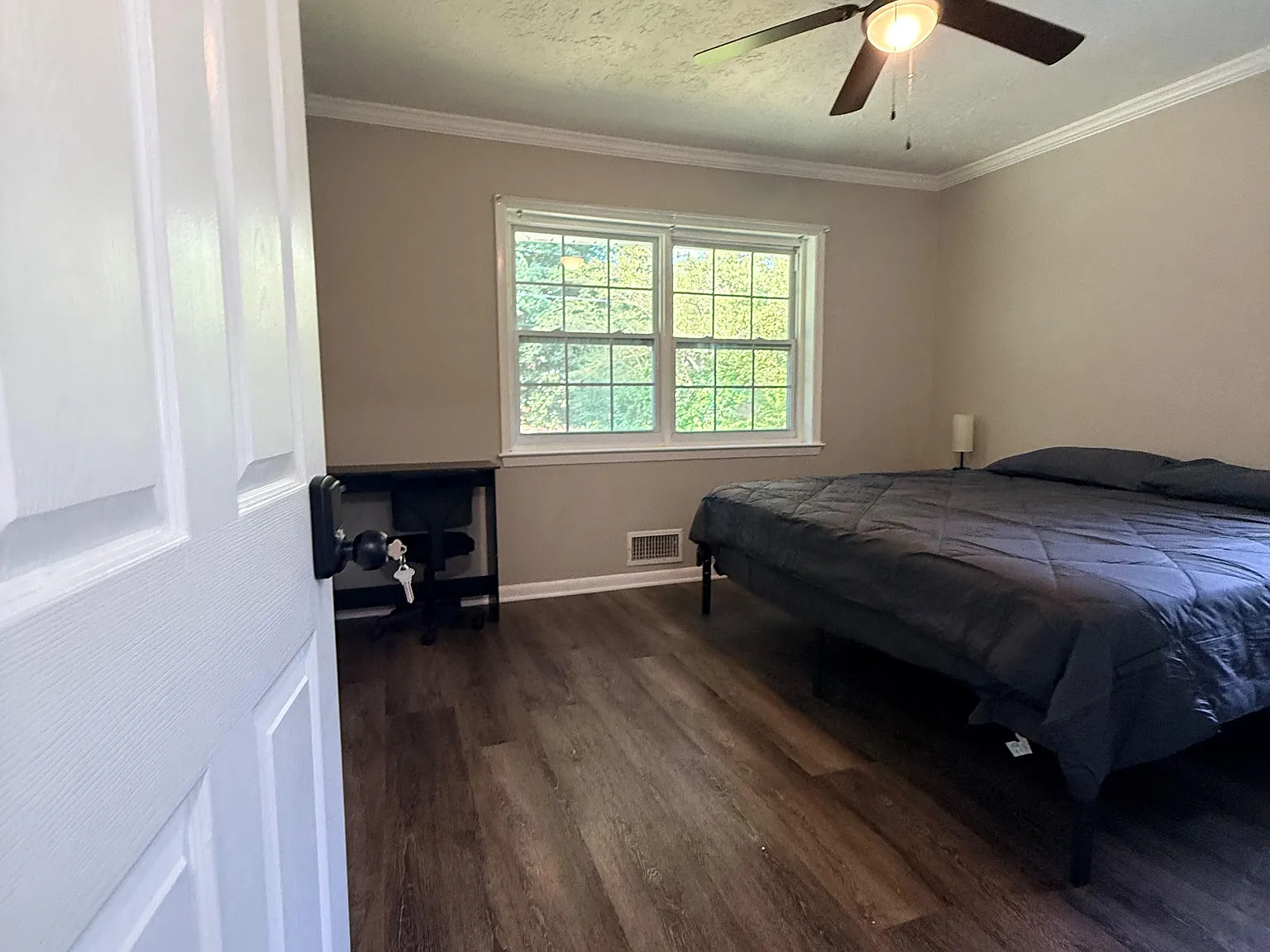 4 bed, 5.0 bath, 1710 sqft, $1,018 — Photo 2