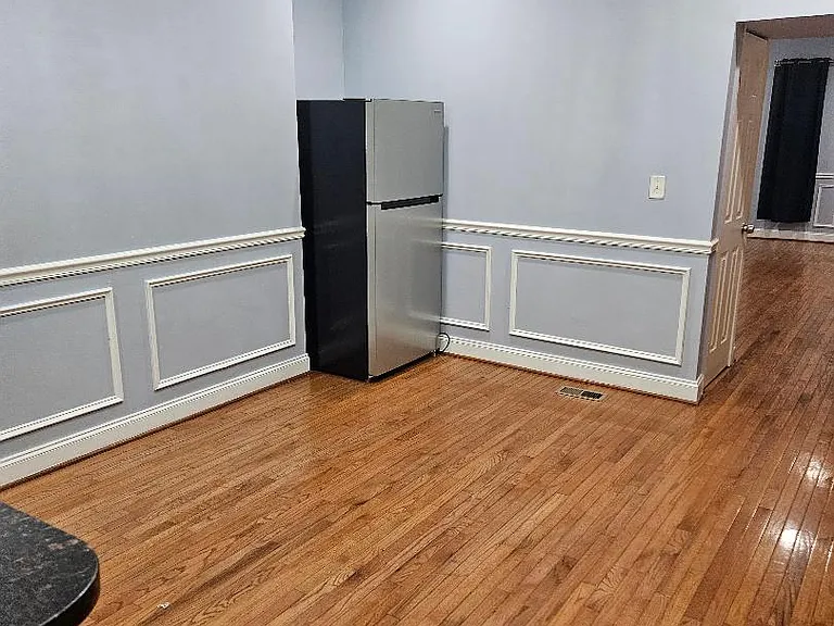 1122 Myrtle Ave — Photo 5
