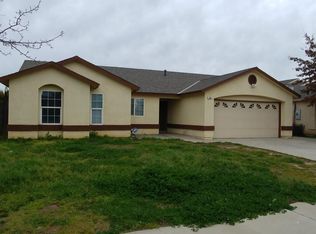 565 Tucker Ave, Sanger, CA