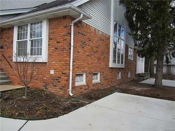 3rd image of 517 Fairbrook St
