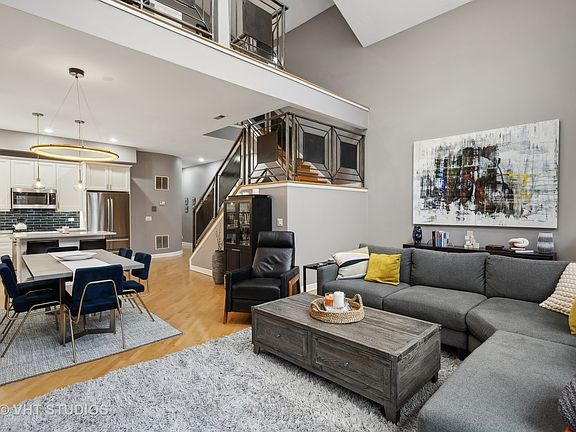 5th image of 1547 N North Park Ave APT 3