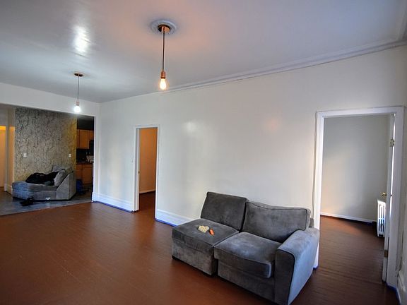 5th image of 351 W 47th St #10