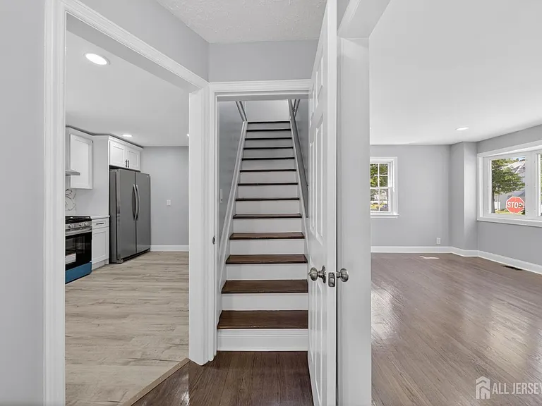 125 E Cherry St — Photo 13