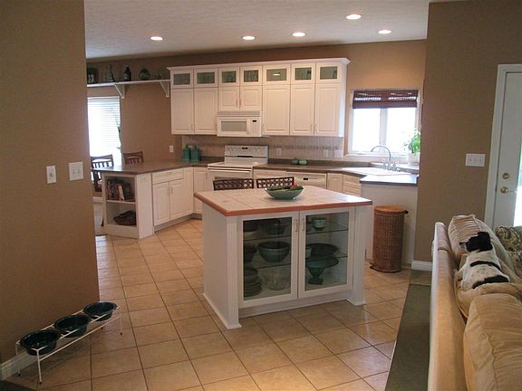3rd image of 516 N Admirals Pointe Dr