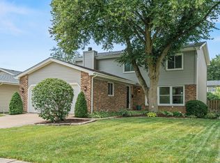 154 Newton Ave, Glen Ellyn, IL 60137
