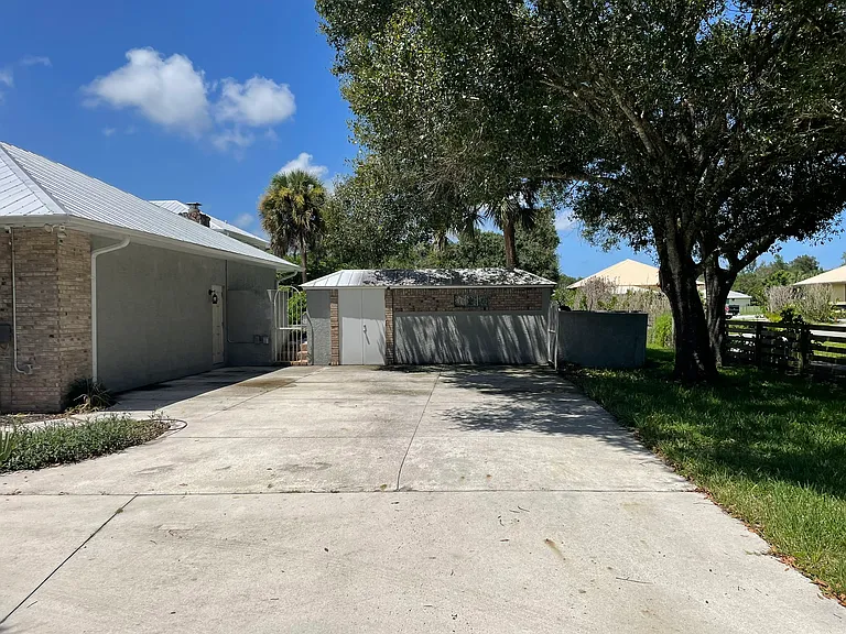 W Boothe Dr — Photo 26