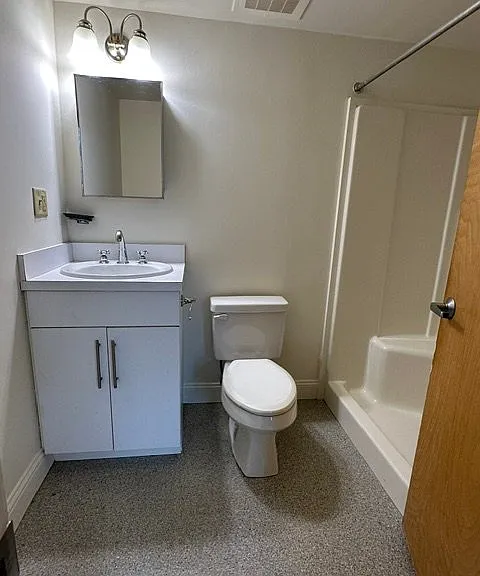 147 Centre St — Photo 8