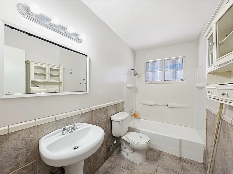 2711 E Glenrosa Ave #2711 — Photo 9