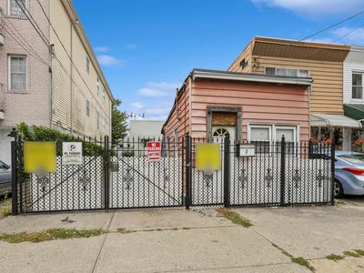 9 Corbin Ave, Jersey City, NJ, 07306