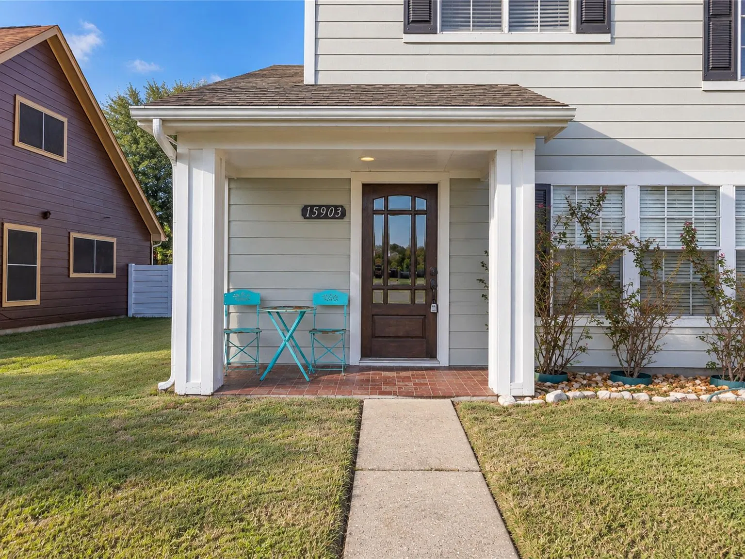 3 bed, 2.5 bath, 1348 sqft, $1,800 — Photo 3