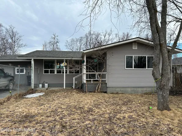124 S Leibrock St, Soldotna, AK 99669