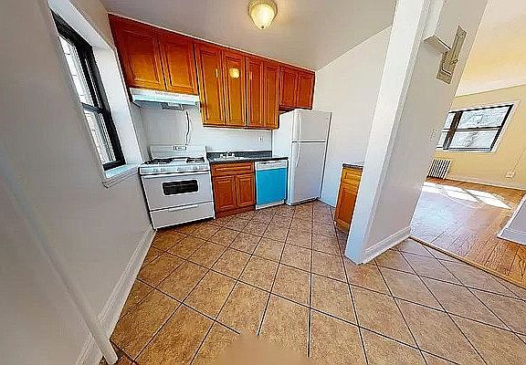 3rd image of 20-55 26th St #2A
